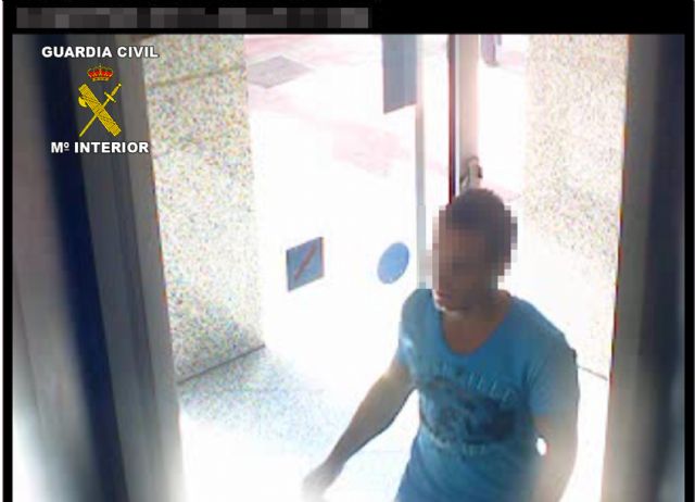 La Guardia Civil detiene a dos personas por la sustracción de dinero a un familiar - 1, Foto 1