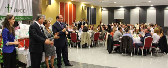 La cena benéfica de la Asociación Contra el Cáncer de Puerto Lumbreras congregó a más de 350 personas - 2, Foto 2