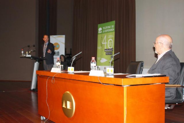 El Alcalde celebra el Día de la Escucha con los voluntarios del Teléfono de la Esperanza - 1, Foto 1