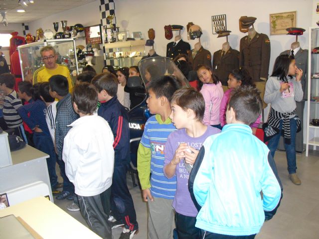Comienza el programa de visitas extraescolares de los centros de enseñanza de Totana al Museo de la Policía Local, Foto 2