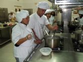 Radio ECCA Fundacin forma a 15 inmigrantes desempleados como ayudantes de cocina