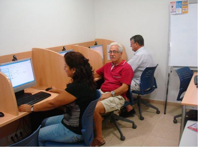 Finaliza el curso de Informática Básica incluido en el programa Capacitación Sociolaboral 2011, Foto 1
