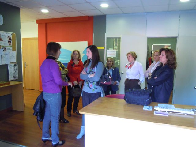 Alicia Barquero inicia una ronda de visitas por los Centros de la Mujer - 1, Foto 1