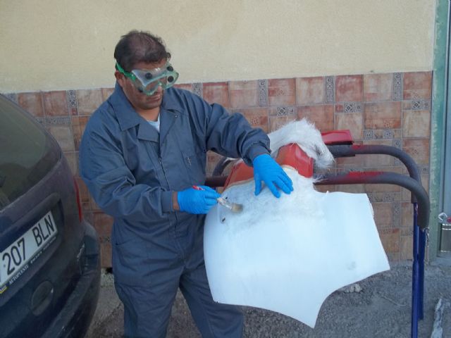Radio ECCA Fundación forma a inmigrantes desempleados como reparadores y pintores de vehículos - 1, Foto 1