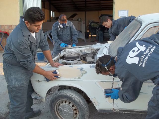 Radio ECCA Fundación forma a inmigrantes desempleados como reparadores y pintores de vehículos - 2, Foto 2