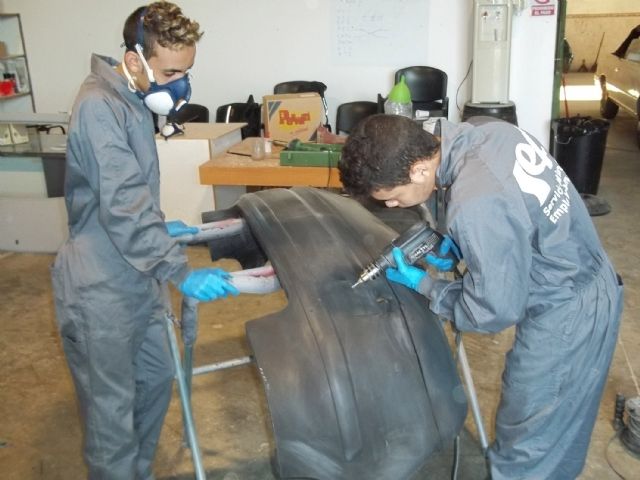 Radio ECCA Fundación forma a inmigrantes desempleados como reparadores y pintores de vehículos - 3, Foto 3