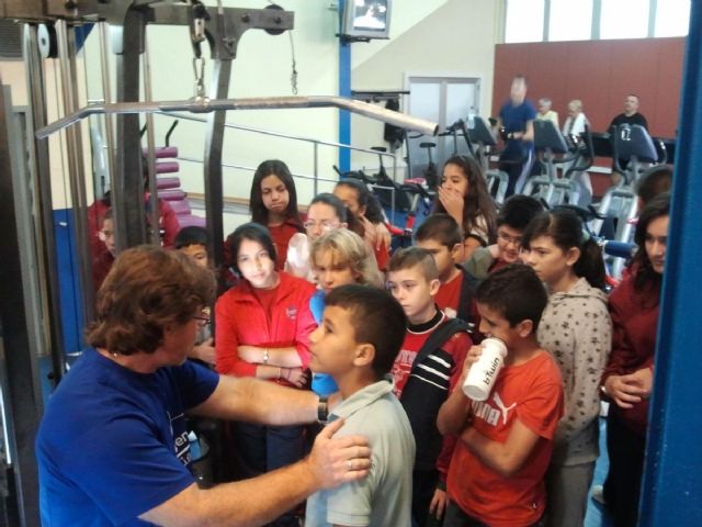 Alumnos del colegio Cuatro Santos viven de cerca el fútbol sala con el ADE - 1, Foto 1