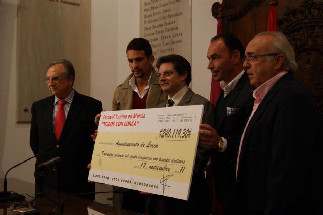 La Mesa Solidaria para los afectados por los terremotos recibe 240.119 € de la corrida benéfica por Lorca de Murcia - 1, Foto 1