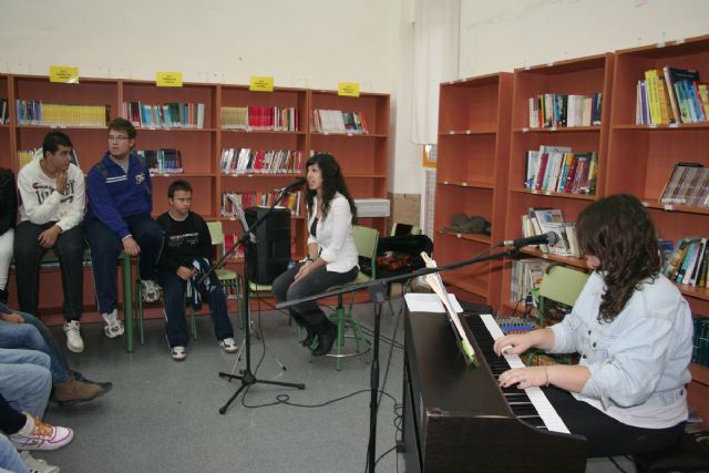 Poesía y Música en el IES Los Molinos - 3, Foto 3