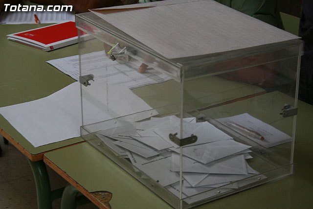 Un total de 18.615 ciudadanos de Totana pueden ejercer su derecho al voto en las elecciones generales del próximo domingo 20-n - 1, Foto 1