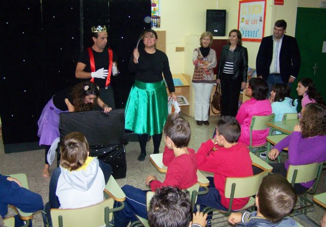 'Un cuento al revés' abre los actos conmemorativos del Día Internacional para la Eliminación de la Violencia contra las Mujeres - 1, Foto 1