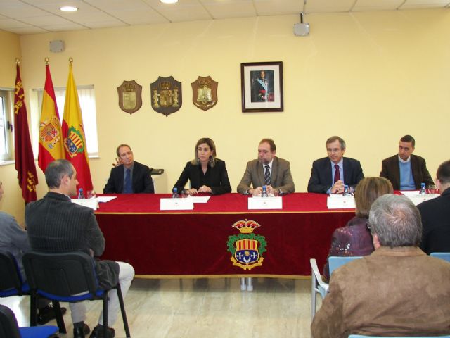 Consejero Sotoca y Patricia Fernández, Alcaldesa de Archena, clausuran un Taller de Empleo que ha dado trabajo a 24 desempleados - 1, Foto 1