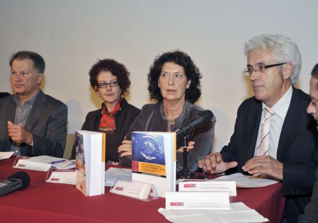 La Universidad de Murcia publica un libro sobre la gestión del agua en zonas semiáridas - 4, Foto 4