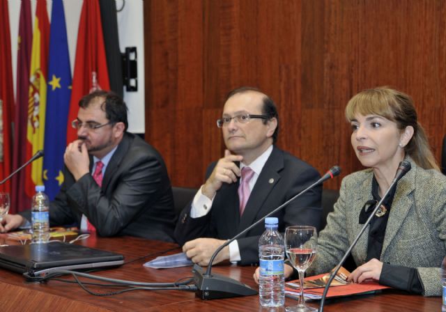 La Universidad de Murcia recibe el premio de la Fundación de Victimología - 2, Foto 2