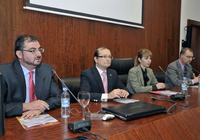 La Universidad de Murcia recibe el premio de la Fundación de Victimología - 3, Foto 3