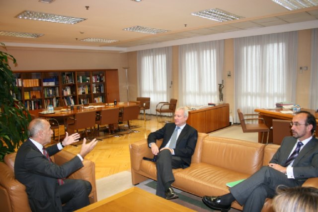 La Comunidad invita al ICO a incorporarse al Plan de Pagos para proporcionar liquidez a las pymes y autónomos de la Región - 1, Foto 1