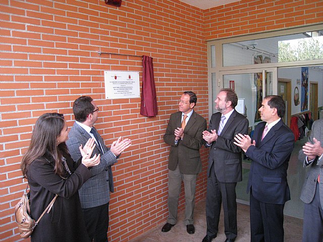 La Comunidad destina más de 400.000 euros para descongestionar el colegio Enrique Tierno de Lobosillo - 1, Foto 1