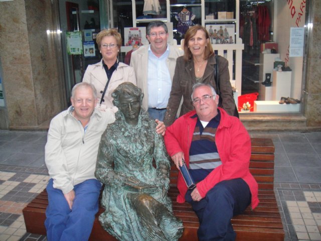 Miembros de la Cofradía de La Caída realizaron una visita al anterior párroco de Santiago, Don Antonio, en su nueva iglesia de Cartagena - 1, Foto 1