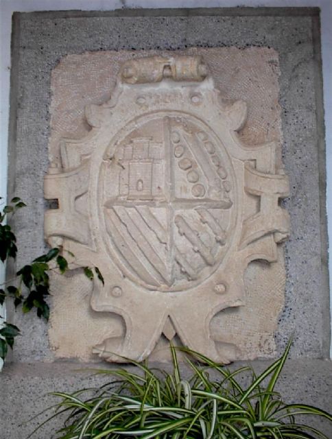 El nuevo Plan MurciaEscultura restaurará y pondrá en valor el histórico escudo del antiguo convento de San Antonio - 1, Foto 1