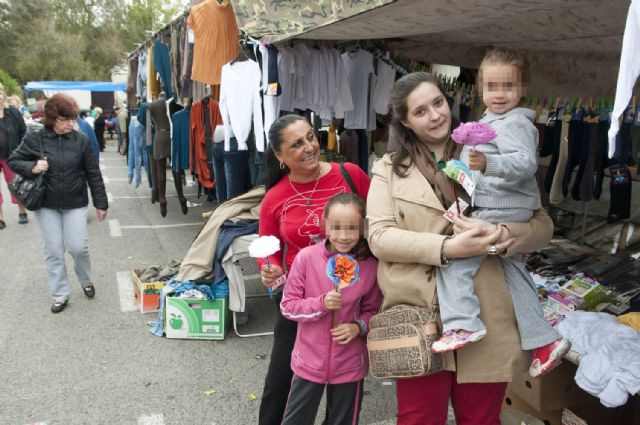 Flores de papel para luchar contra el maltrato - 1, Foto 1