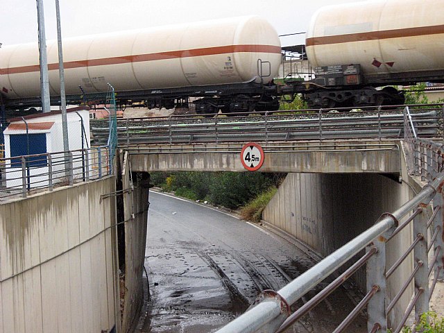 Los socialistas piden una mejora de la señalización tras el corte de tráfico sufrido por los desprendimientos en el subterráneo de la carretera Nonduermas- Era Alta - 3, Foto 3