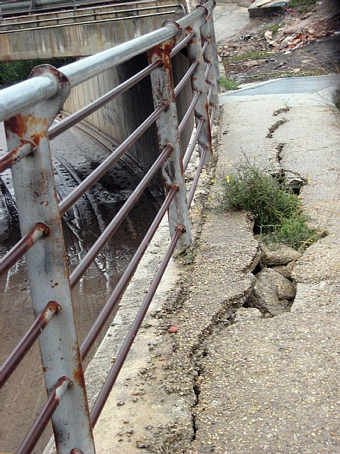 Los socialistas piden una mejora de la señalización tras el corte de tráfico sufrido por los desprendimientos en el subterráneo de la carretera Nonduermas- Era Alta - 4, Foto 4