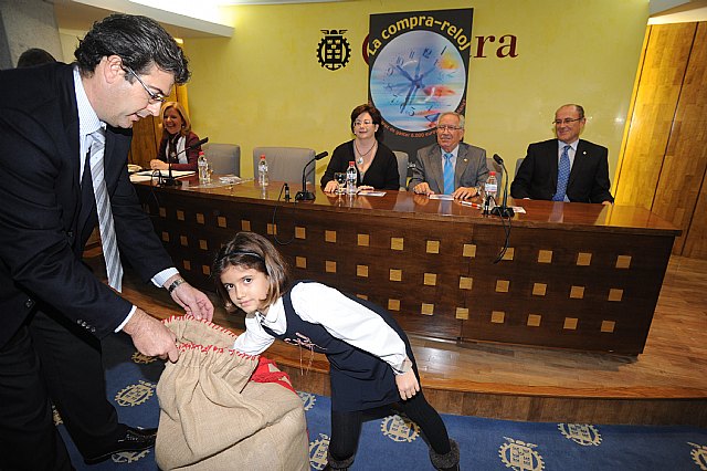 Los pequeños comercios premian la fidelidad de los compradores murcianos con una nueva edición de la ´Compra-Reloj´ - 1, Foto 1