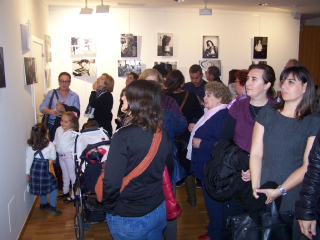 Águilas acoge hasta el sábado una exposición fotográfica con la mujer como protagonista - 1, Foto 1