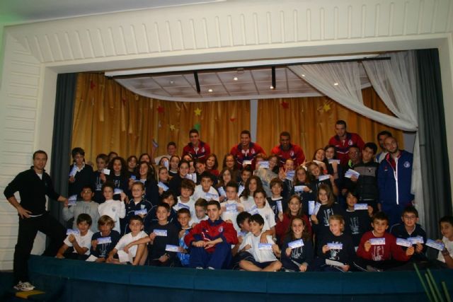 Jugadores del Reale Fútbol Sala comparten experiencias con los escolares de Adoratrices - 1, Foto 1