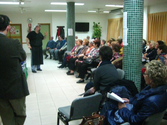 Pelegrín acompaña a los mayores de La Paz en el Taller de Alimentación Saludable - 1, Foto 1
