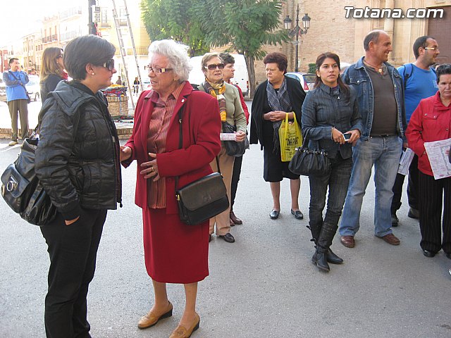 Totana se suma a la lucha contra la violencia de gnero con una concentracin silenciosa. - 2