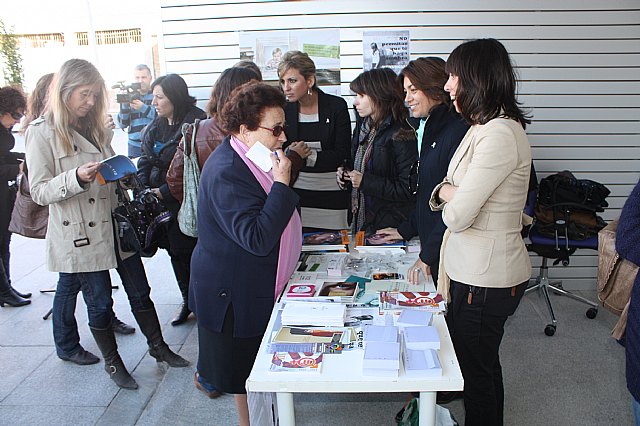 Torre-Pacheco celebra el día contra la violencia de género - 2011 - 2, Foto 2