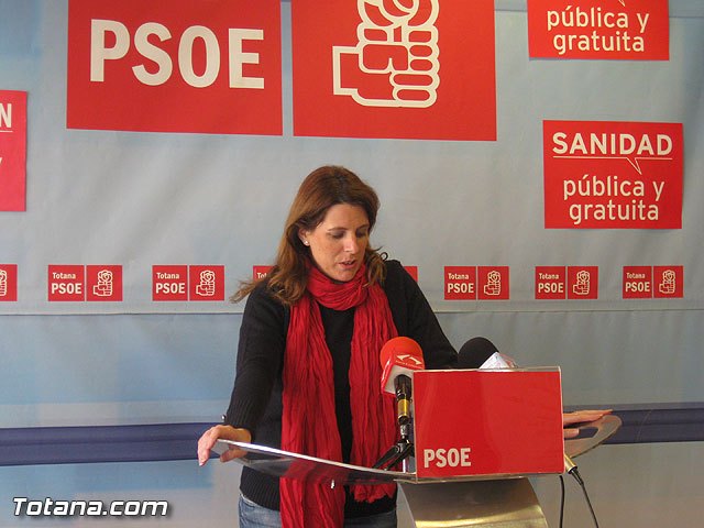 Rueda de prensa PSOE Totana. Valoración del pleno ordinario de noviembre 2011, Foto 2