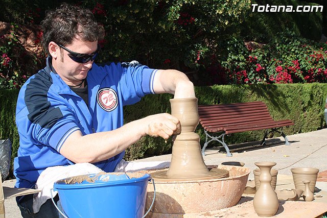 Cientos de personas visitaron ayer el mercadillo artesano de La Santa - 1, Foto 1