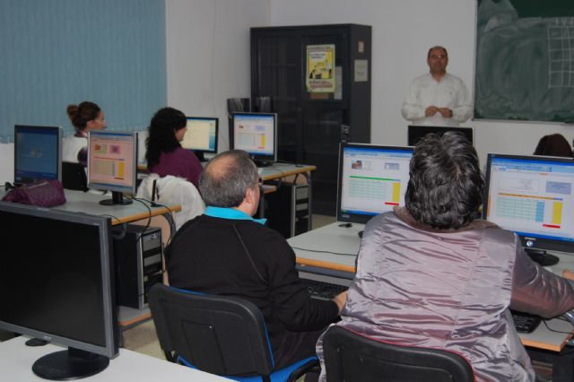 Curso de aplicaciones informáticas de hojas de cálculo en Las Torres de Cotillas - 3, Foto 3