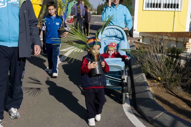 Los más pequeños de La Vaguada visten su barrio de verde - 3, Foto 3