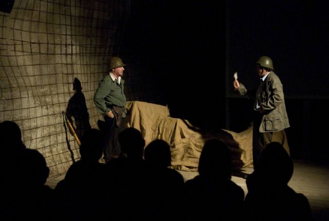 La vida en los refugios de la guerra se abre a los ojos de los niños - 1, Foto 1