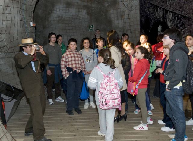 La vida en los refugios de la guerra se abre a los ojos de los niños - 2, Foto 2