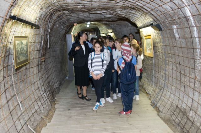 La vida en los refugios de la guerra se abre a los ojos de los niños - 5, Foto 5