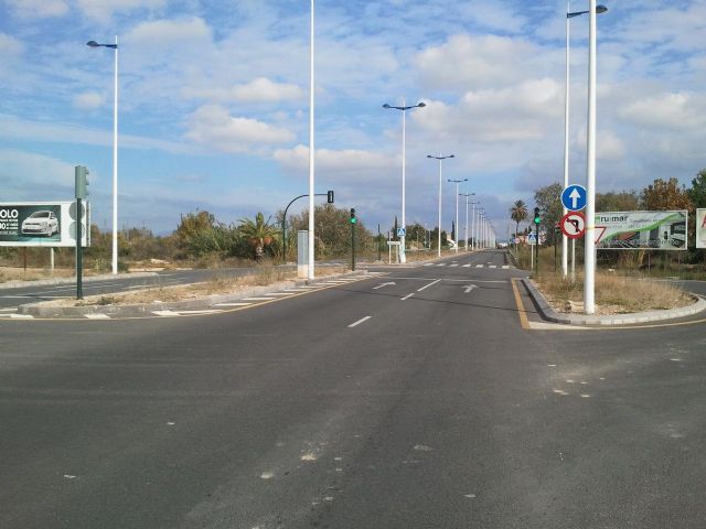 Calidad Urbana acondicioná la mediana y las isletas de la Avenida de Beniaján - 2, Foto 2
