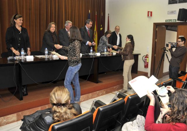 La Universidad de Murcia entrega los diplomas a los 162 alumnos becados con prácticas rurales - 2, Foto 2