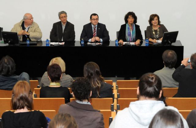 La Universidad de Murcia organiza un encuentro internacional sobre la situación de las mujeres en prisión - 1, Foto 1