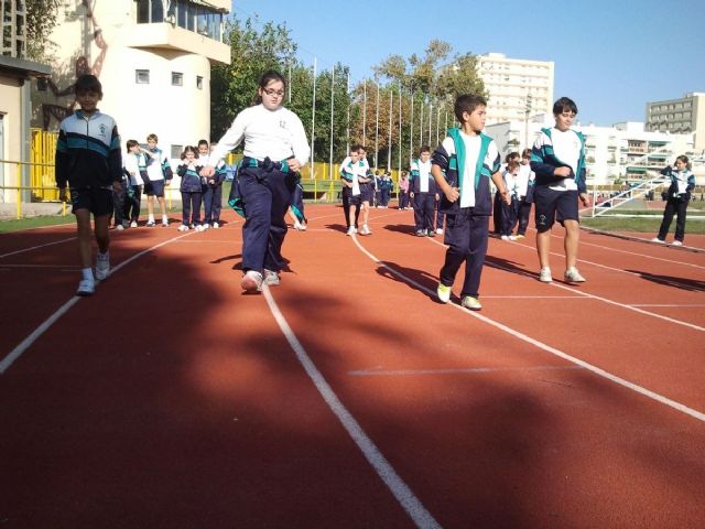 Alumnos de Carmelitas, mano a mano con el atletismo de élite - 1, Foto 1