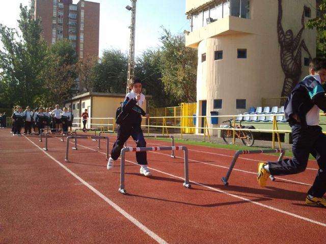 Alumnos de Carmelitas, mano a mano con el atletismo de élite - 4, Foto 4