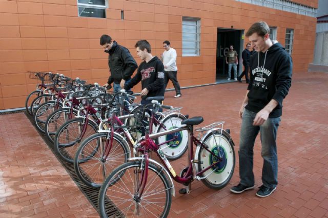 Los universitarios de la Muralla ya disfrutan del nuevo punto de Bicity - 2, Foto 2