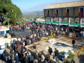 El Mercadillo Artesanal 'El Mesoncico' da a probar a los turistas los tradicionales Peros de Cehegín