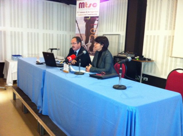 La alcaldesa inaugura la IV Semana de Seguridad y Salud Laboral en la Construcción de la Región de Murcia que se celebra en Totana, Foto 1