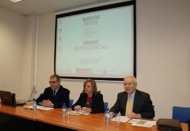 Proyecto Hombre y la UMU analizan los nuevos retos en el trabajo con drogodependencias - 1, Foto 1