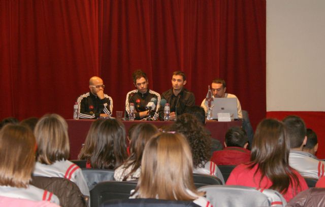 Escolares de Caravaca participan en las jornadas Deporte para todos - 1, Foto 1