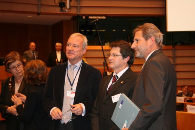 Valcárcel defiende en Bruselas la importancia de la colaboración público-privada para captar fondos destinados a energías renovables - 1, Foto 1